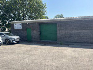 Industrial unit to let with roller shutter door